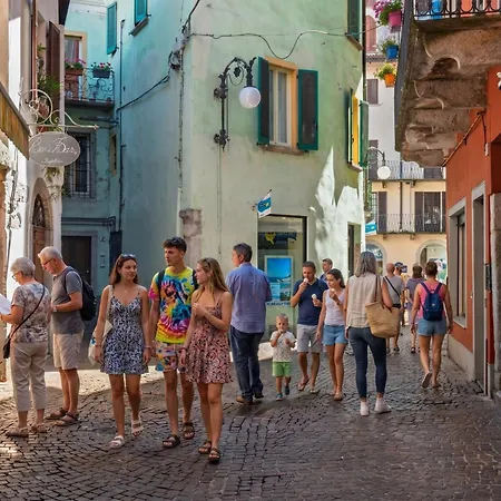 A Casa Di Elisa - Life & Old Town Intra